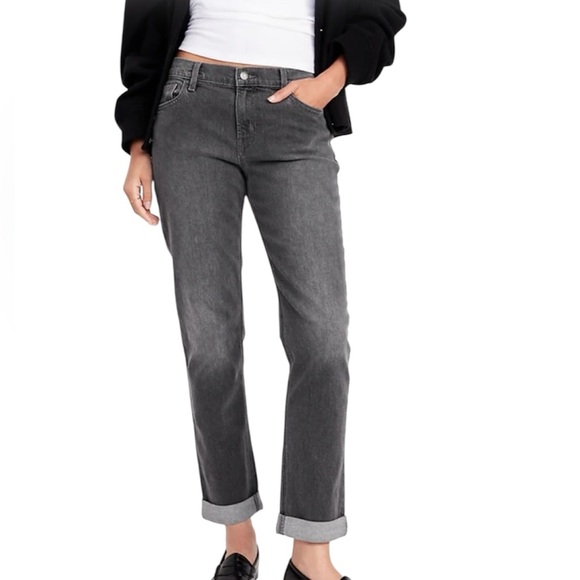 Old Navy Denim - Old Navy Mid-Rise Wow Boyfriend Straight Jeans